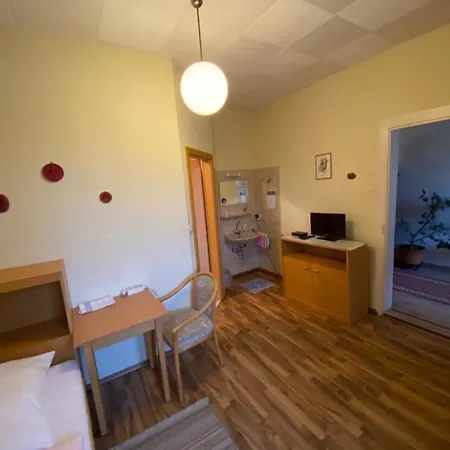 Gut Frauendorf Vendégház Windorf