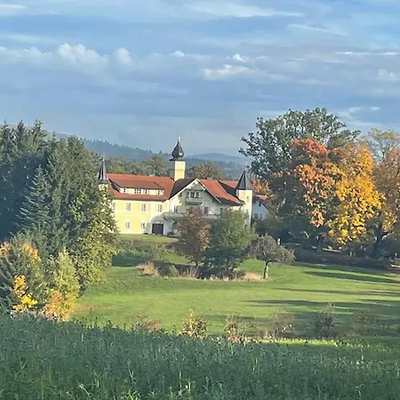 Gut Frauendorf Guest house